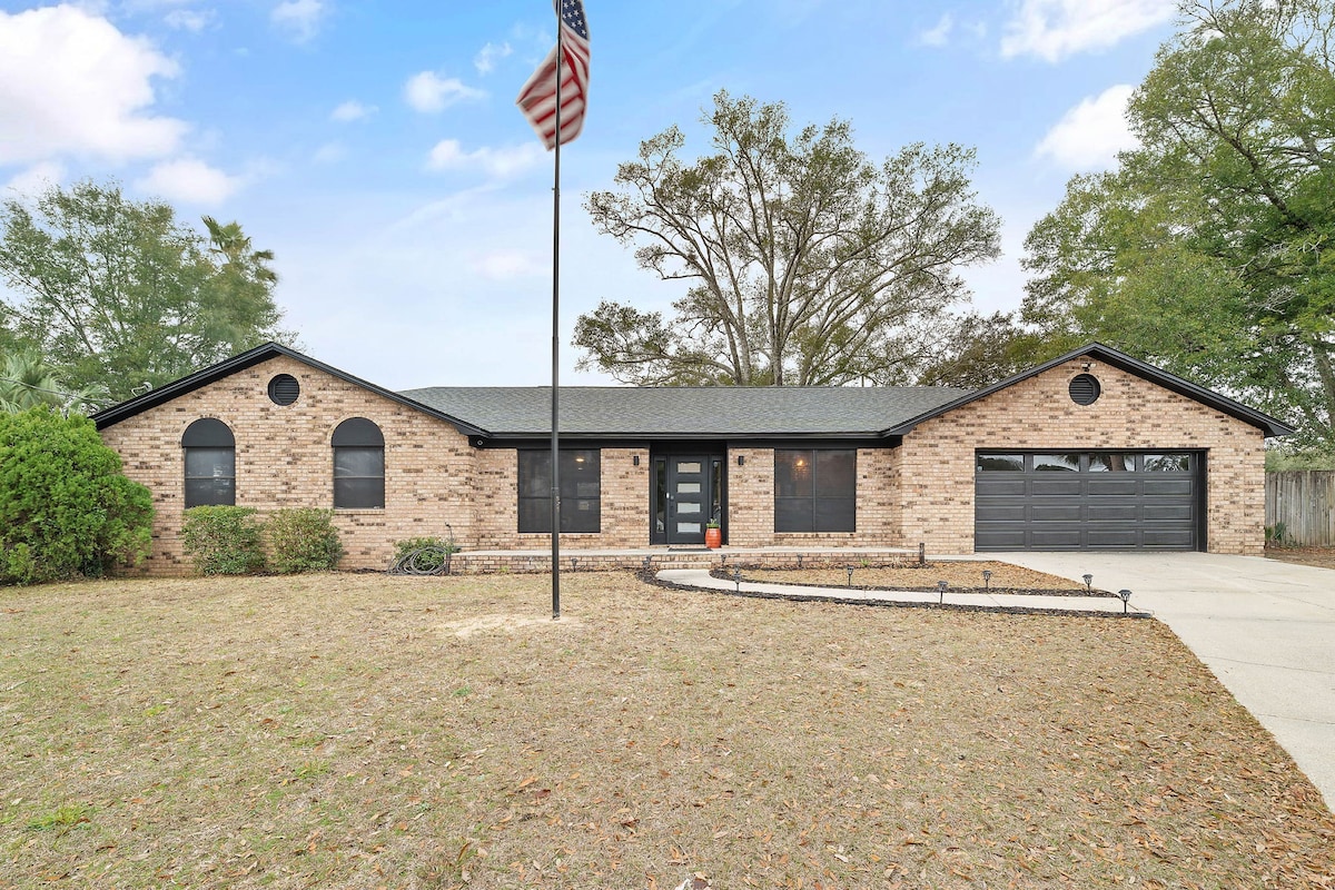 Private Pickleball Court w/ Pool & Hot Tub