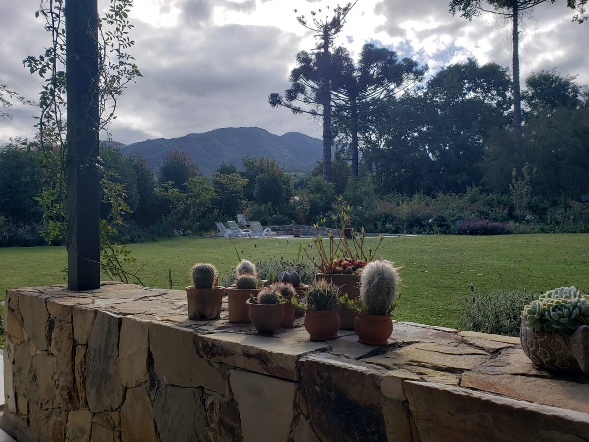 Casa de piedra en "La Montaña".