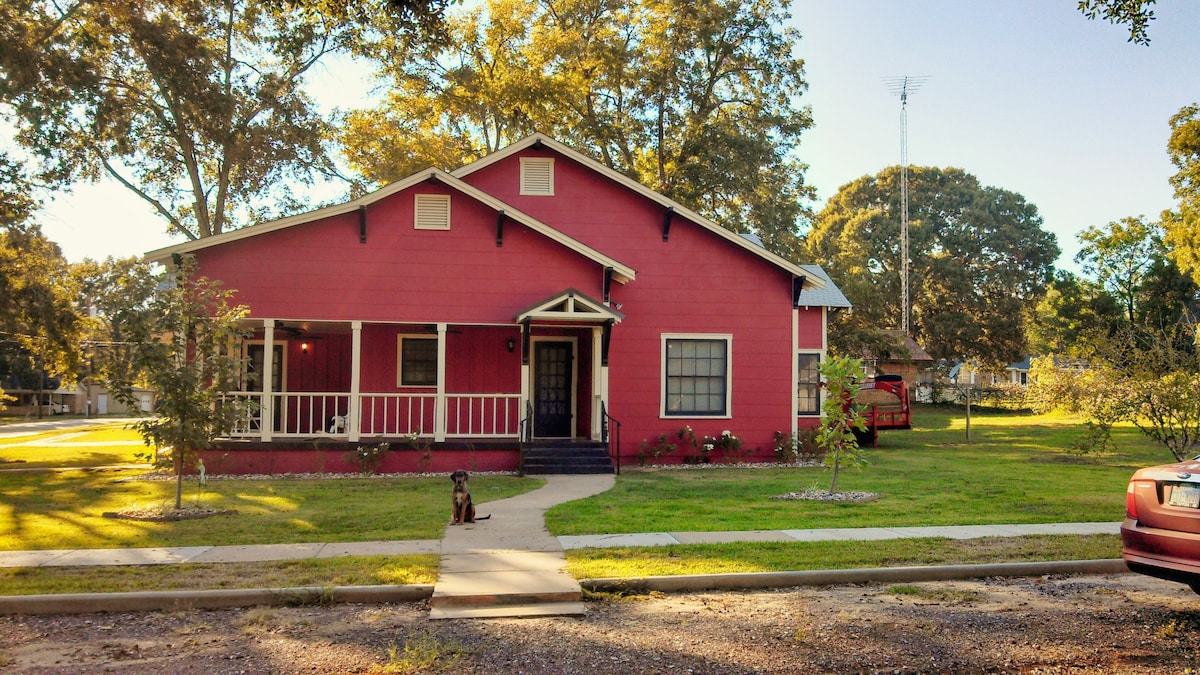 Big Red-Vintage Home