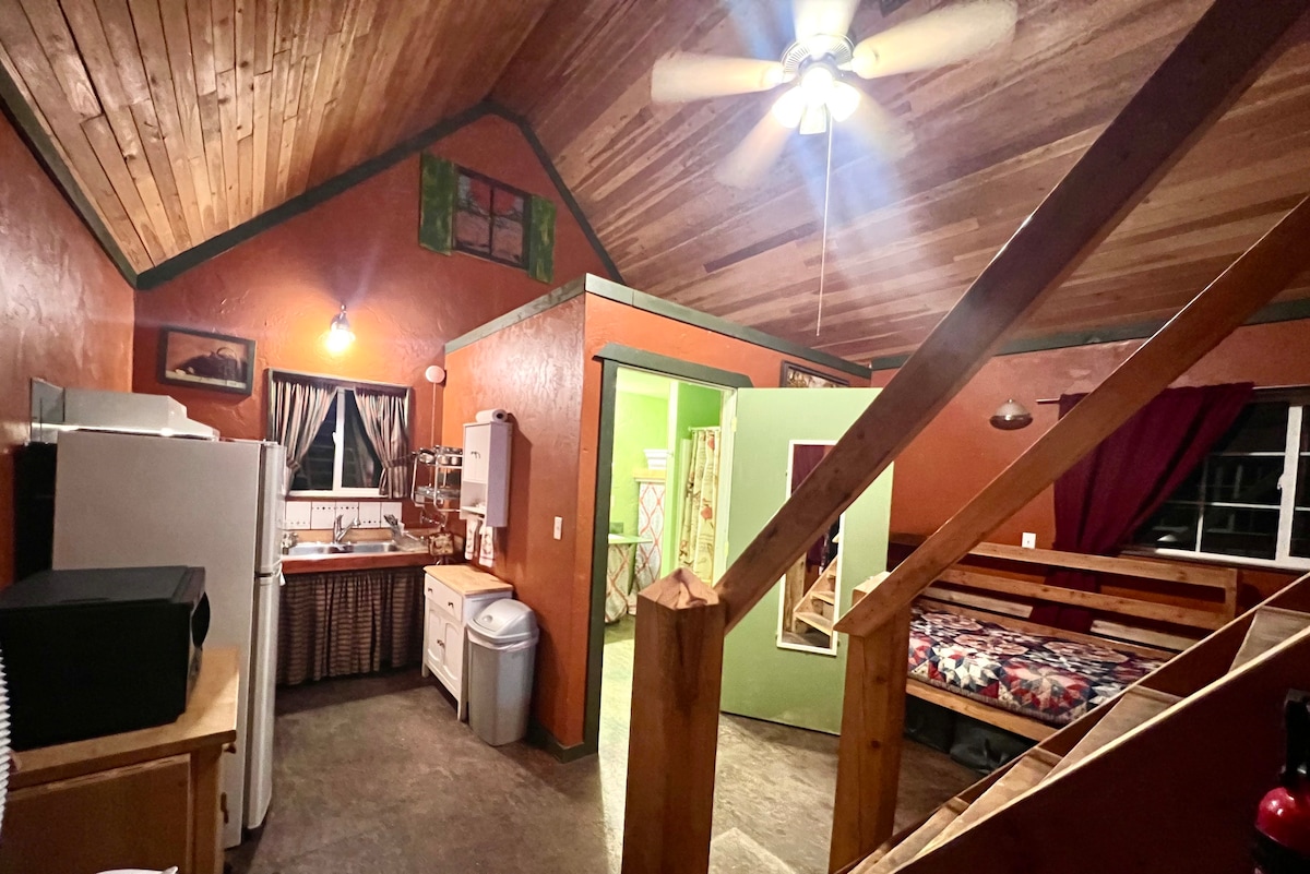 NorthFork Lodge Cabin #3 “The Maple”