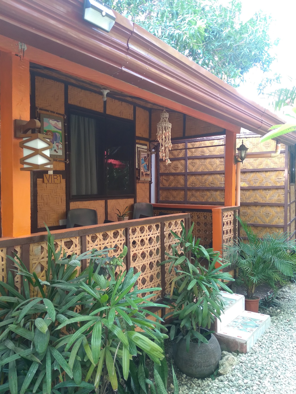 Adrianas Place Bungalow aircon bathroom