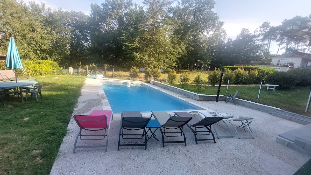 Gite avec piscine  en pleine nature