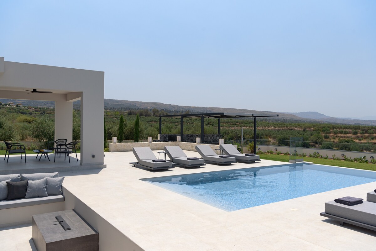 Caelum Villa, a SeaView Escape fusing Privacy 