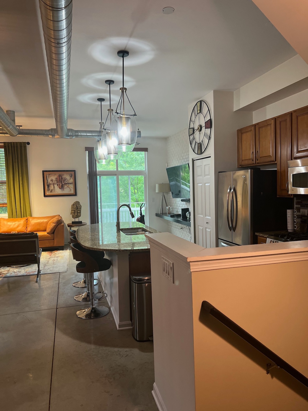 Modern 3 BR Loft Style Townhome in Great Location