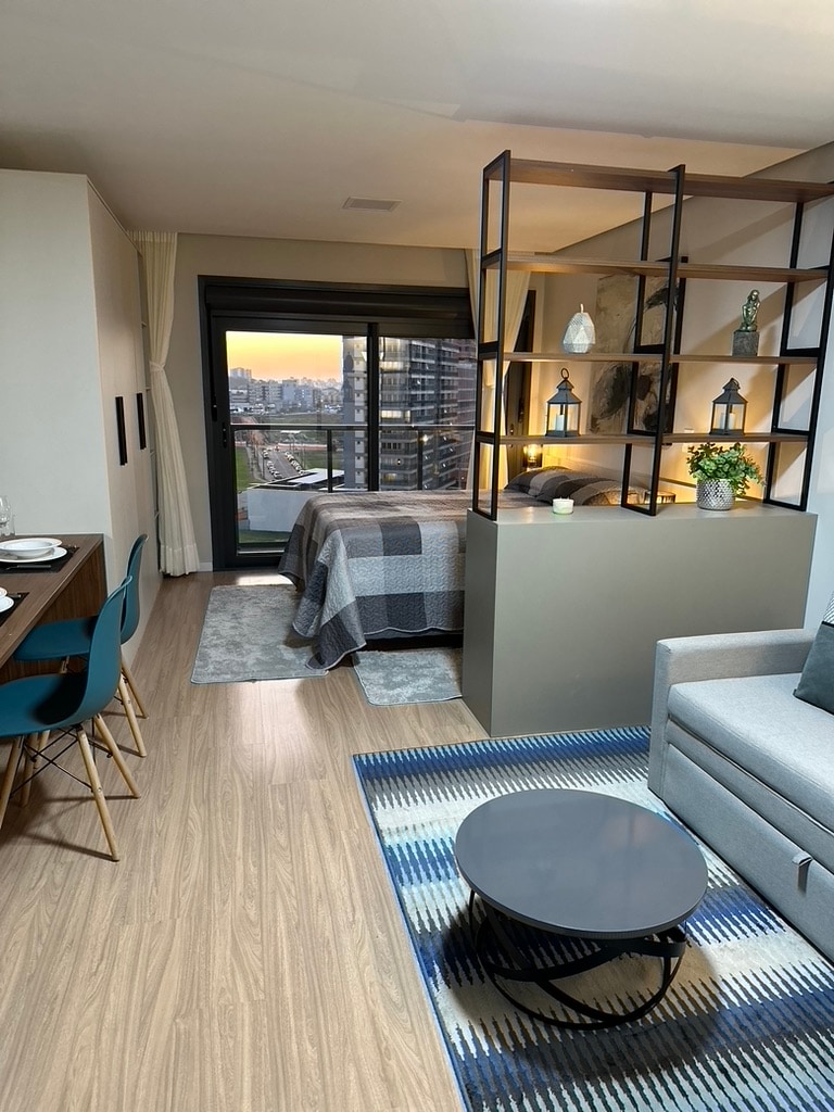 Inn 1008, Loft com Garagem e Sacada no Parque Una