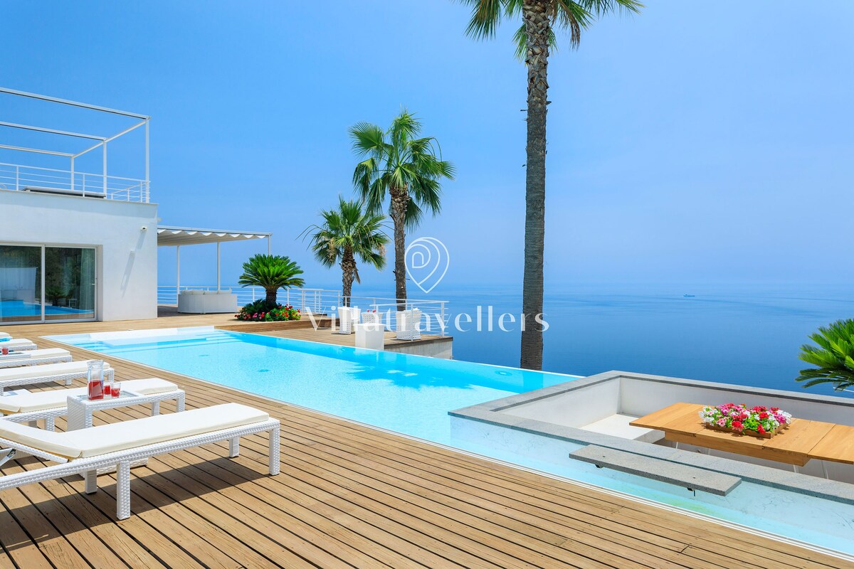 Luxury Villa with Infinity Pool, near Taormina