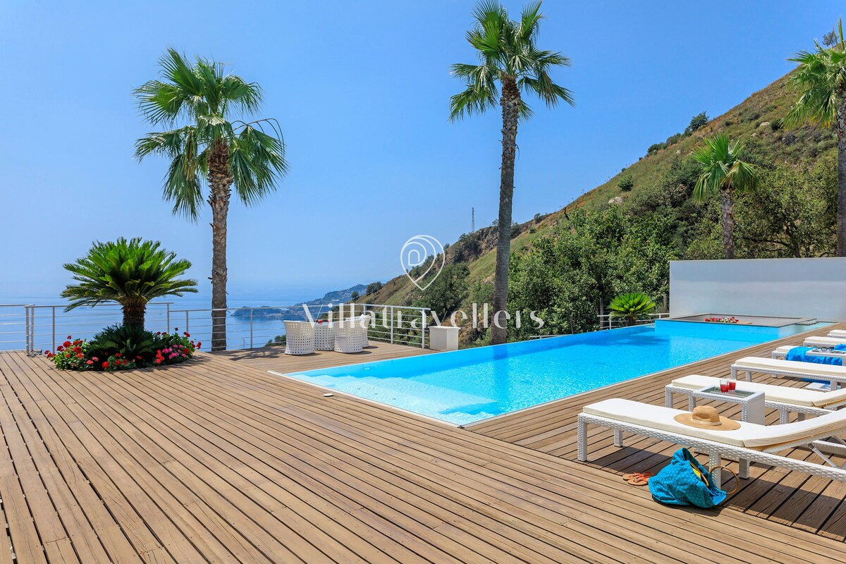 Luxury Villa with Infinity Pool, near Taormina