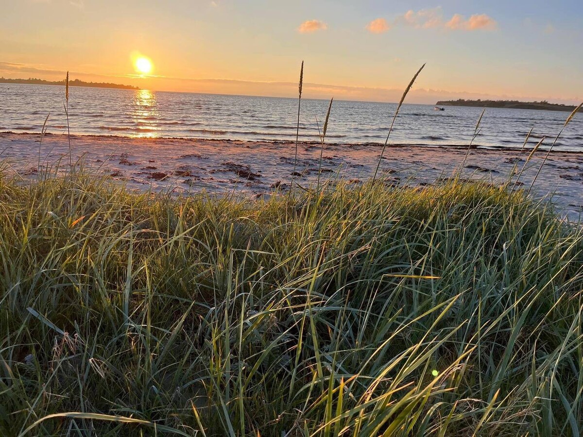 100 m fra sandstrand, flot udsigt, nyistandsat hus