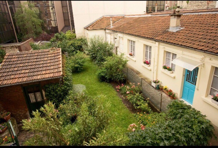 Deux pièces avec un grand Jardin Extérieur