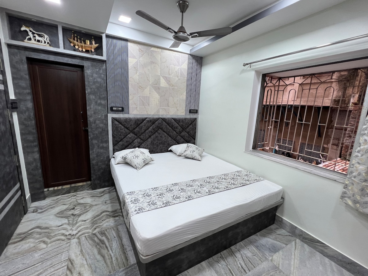 Central Kolkata Stylish 1BHK Apartment