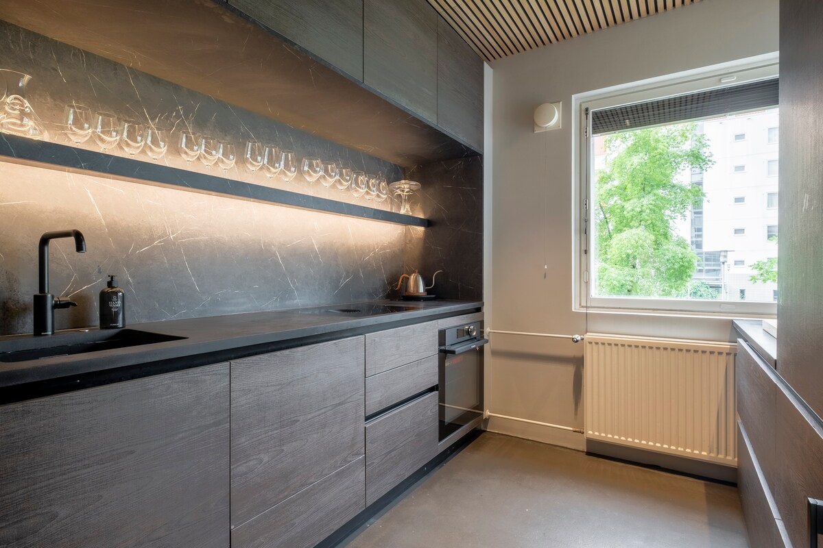 REST Glamorous Flat w/ Private Sauna & Parking