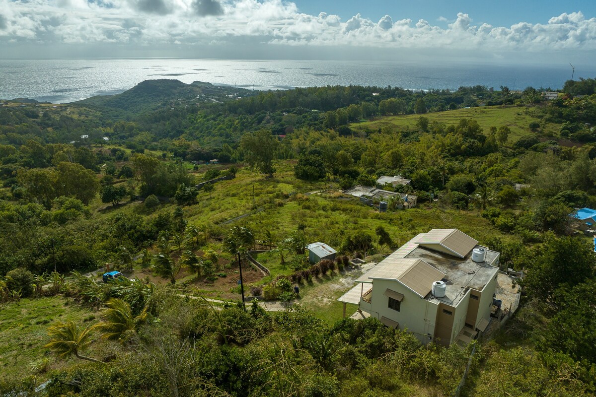 Large 4BR Villa w/ King Beds - Unique Sunrise View