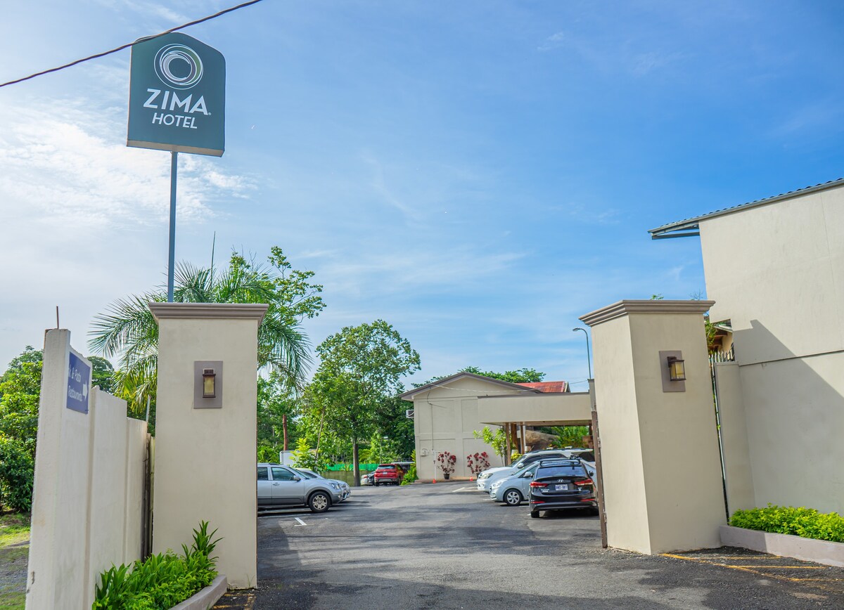 Hotel Zima ( Habitación Júnior )