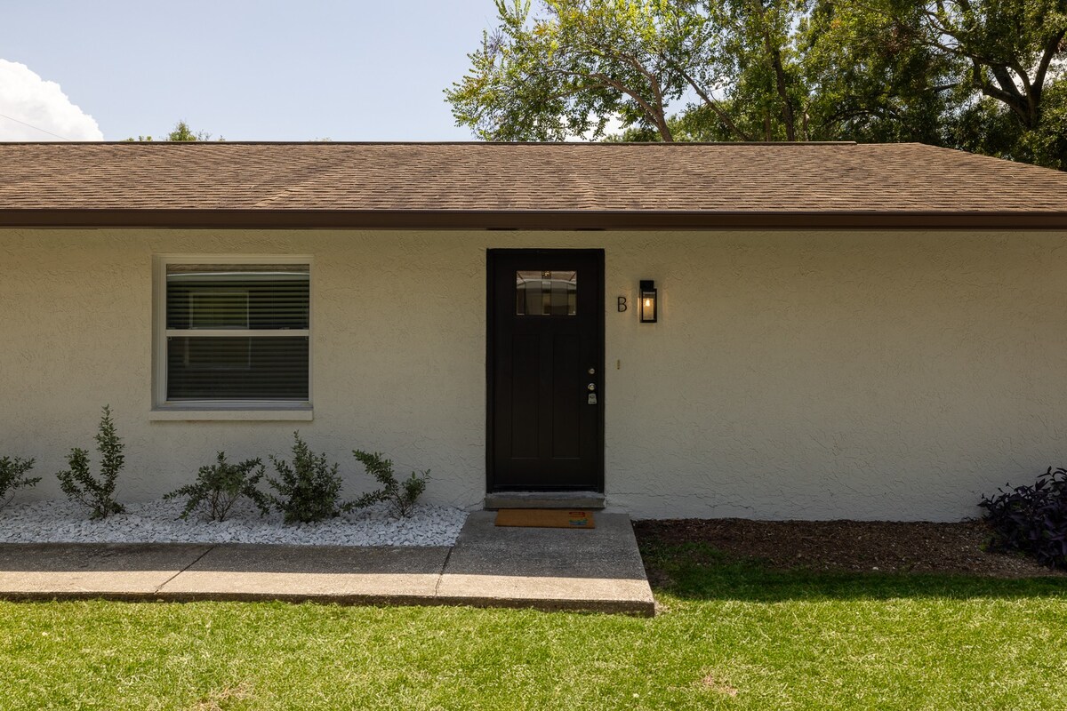 Luxury Duplex with Private Yard