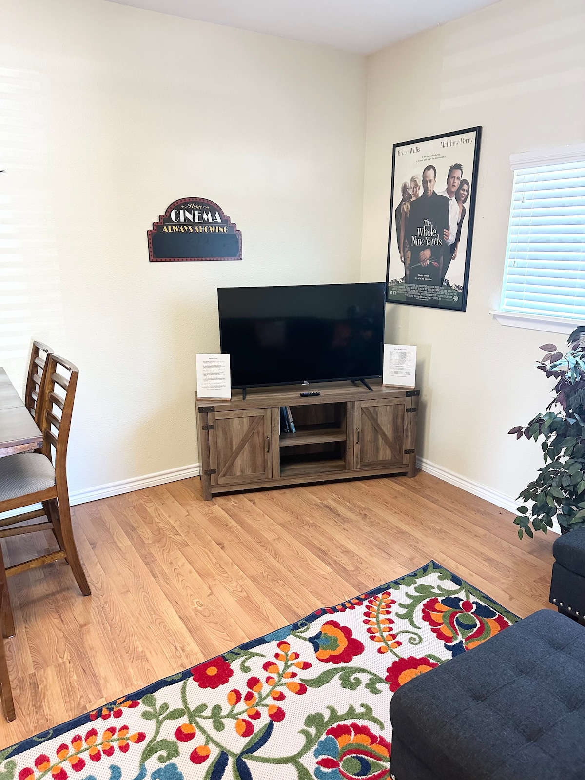 Walk to Alamodome, Sleeps 12, Pets Welcome!