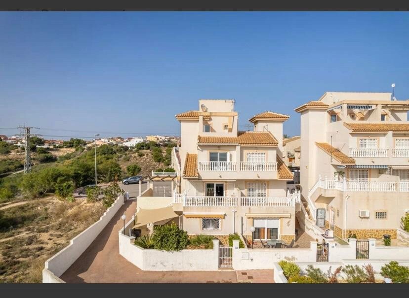 Luxury Holiday Home Near Alicante