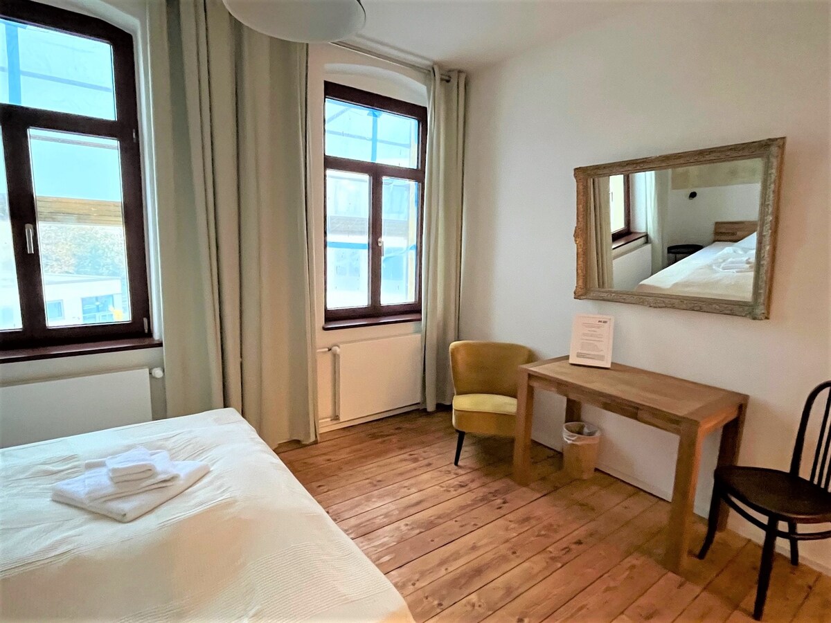 Künstlerzimmer FG15 mit Bad