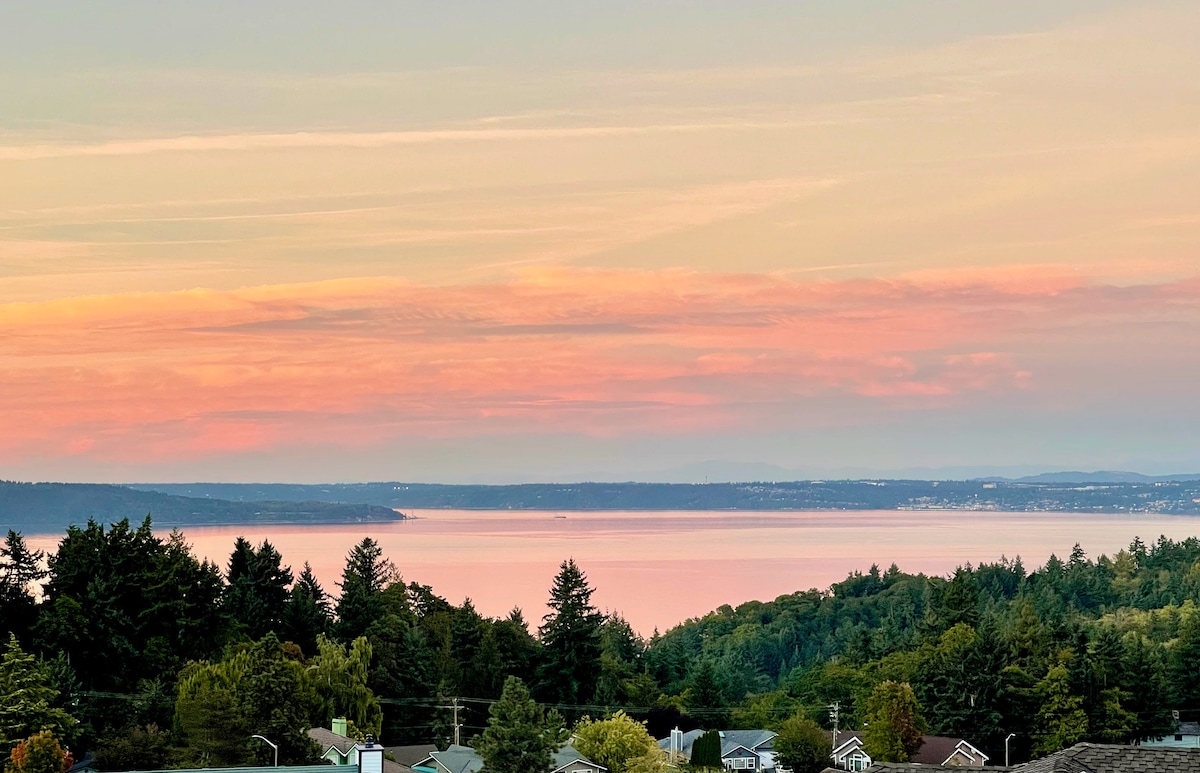 Luxury Home w/ Puget Sound Views, Piano, Game Room