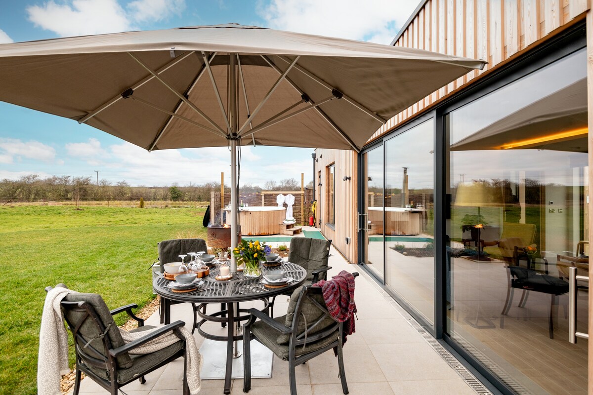 Luxury 5* holiday Lodge+hot tub & country views