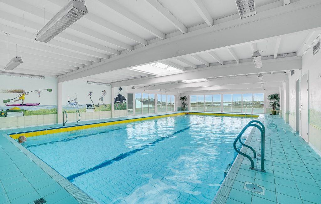 Feriebolig med gratis swimmingpool/sauna m.m.