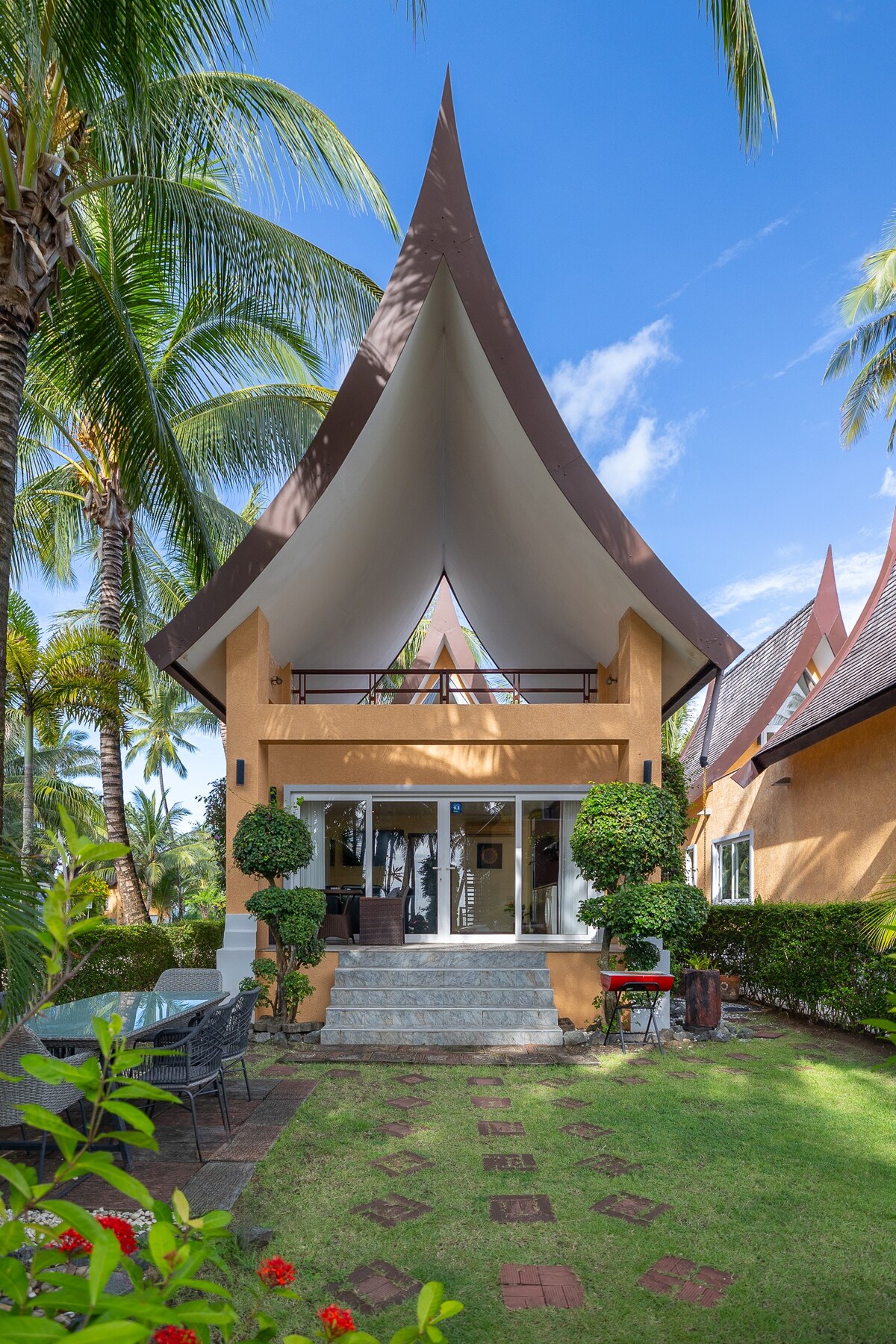 Beach Club Villa by Utalay Koh Chang