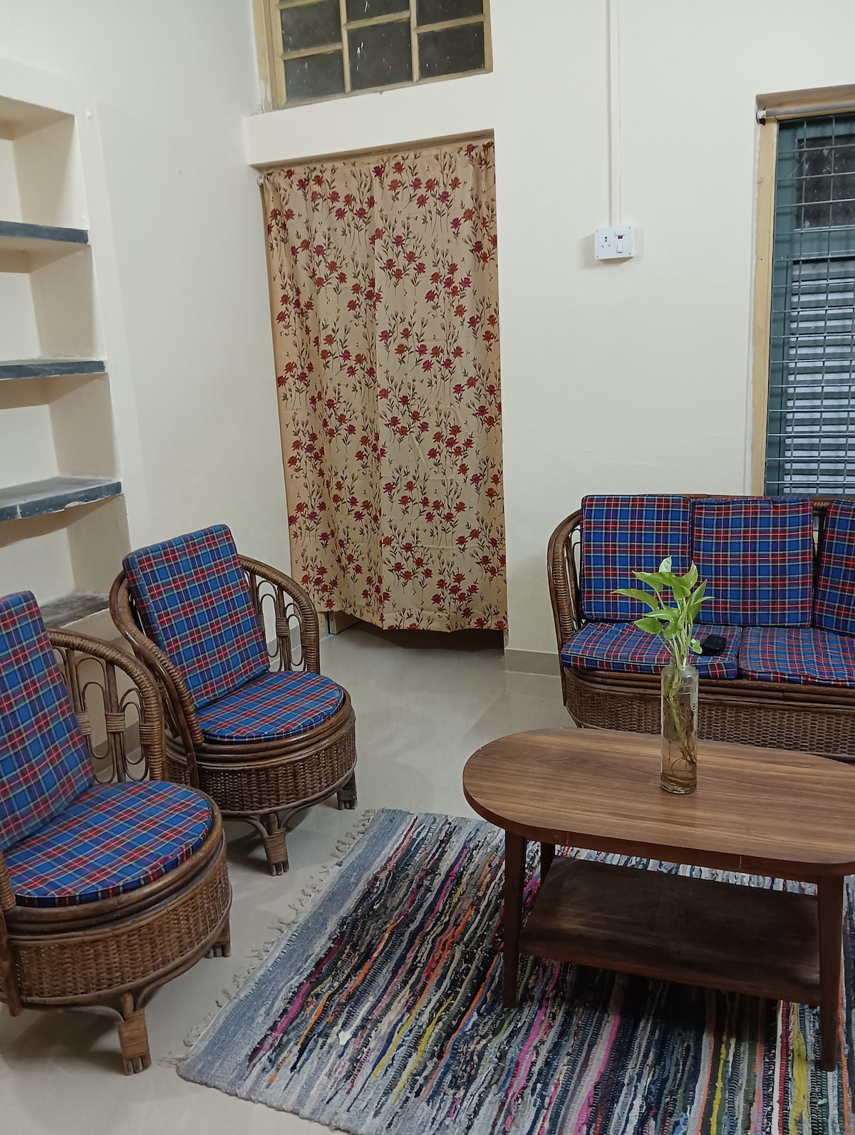 Cosy, comfortable ground floor flat in Tollygunge