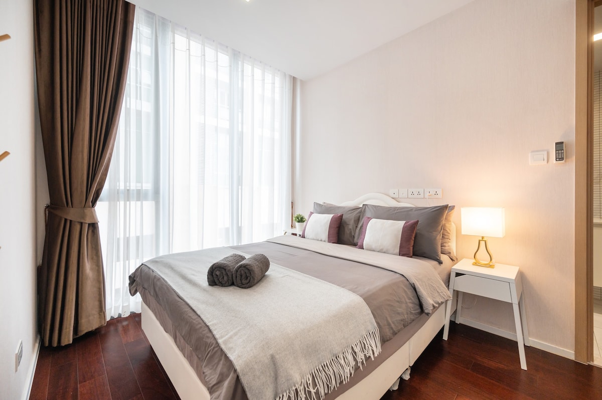 SuperHost Ultra Posh 2BR Sukhumvit 11 BTS Nana 5M