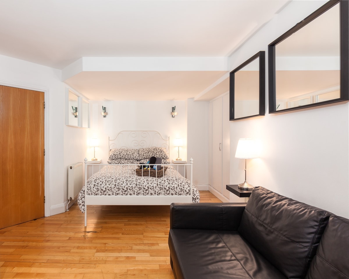 WDR-8-D Cute Central Soho Studio Apartment