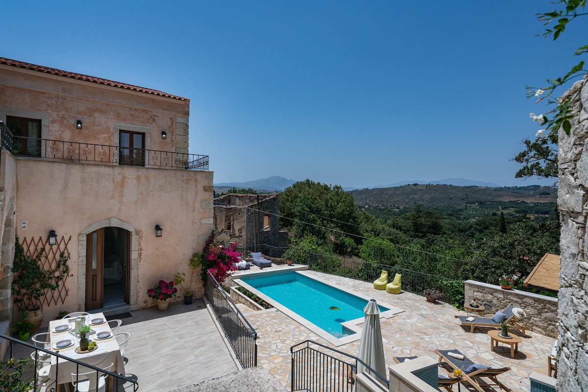 Butterfly, a historical villa with pool & hot tub!
