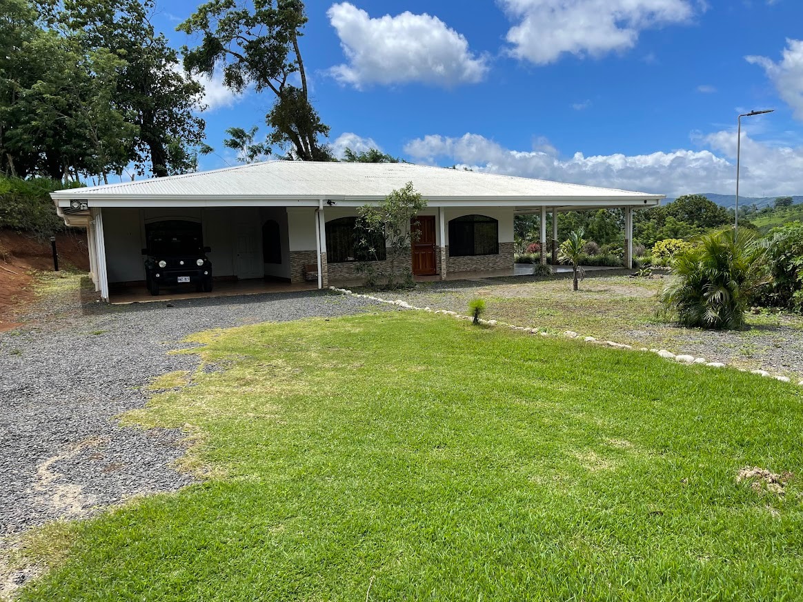 Furnished 2br/1ba Lake Arenal Waterfront Home