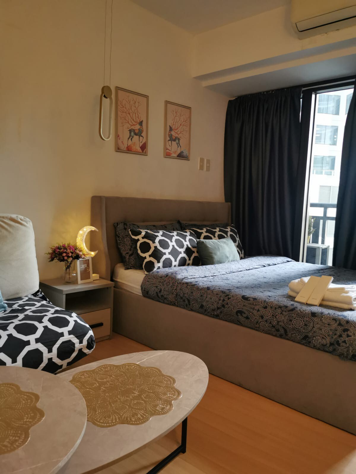 Studio | 200mbs | Netflix &43'" TV | mid of Makati