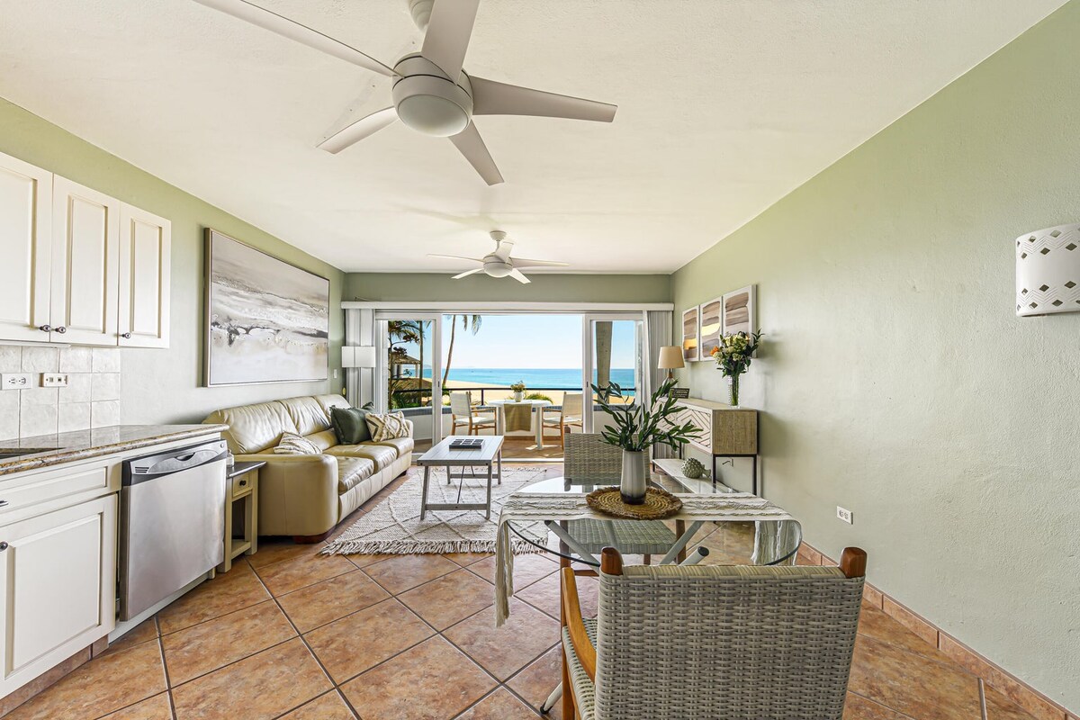 Stunning Oceanfront Condo with Pool in Mira Vista