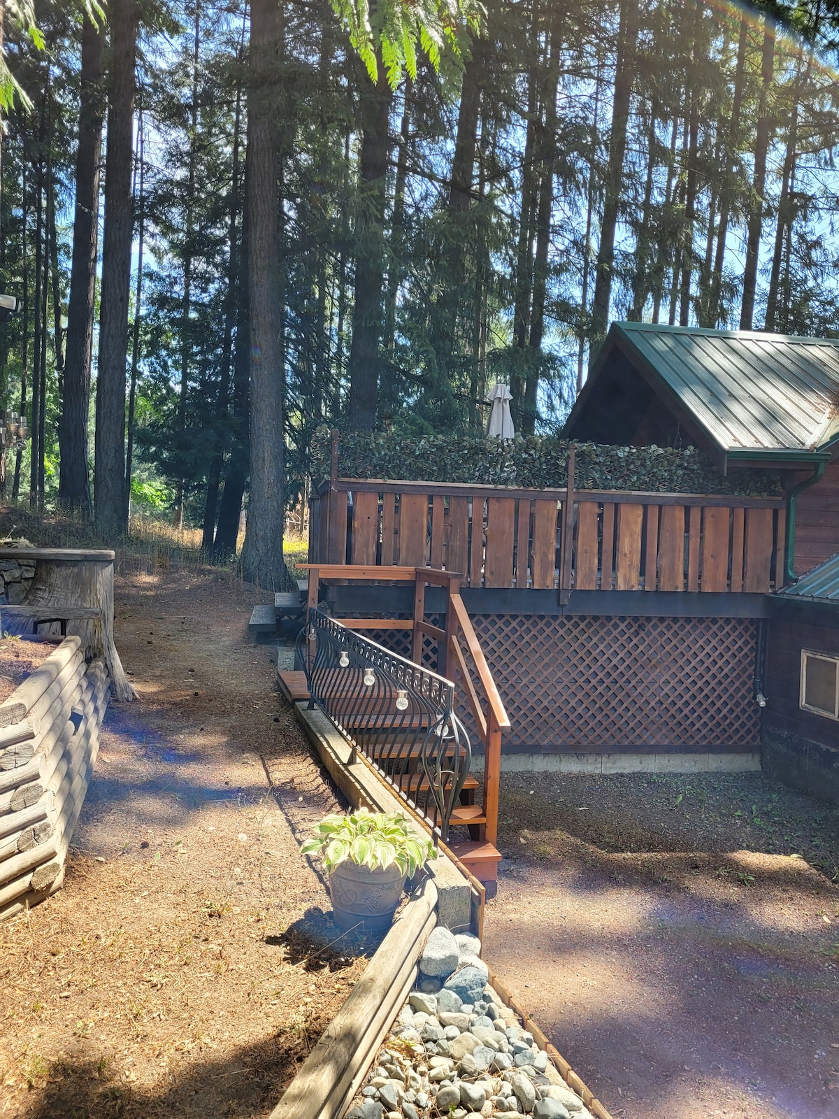 Cedar Road Treehouse