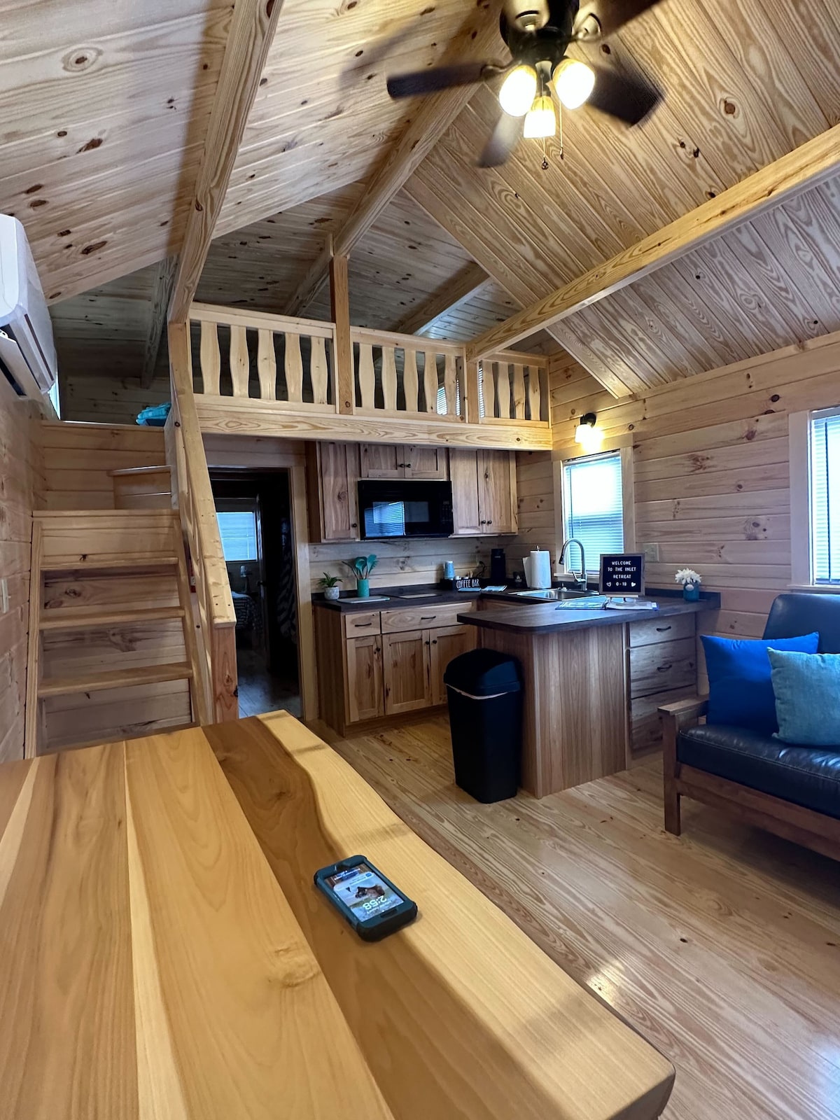 Get-away Cabin in Surf City w/ Loft and Parking