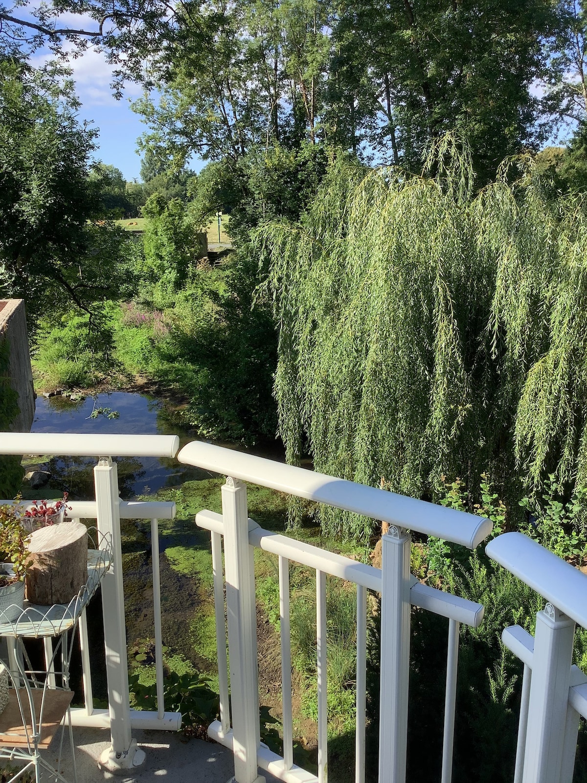 Maison surplombant la bonnieure