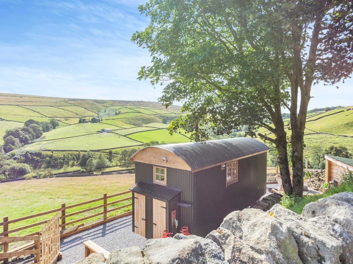 Wuthering Huts - Flossy's View