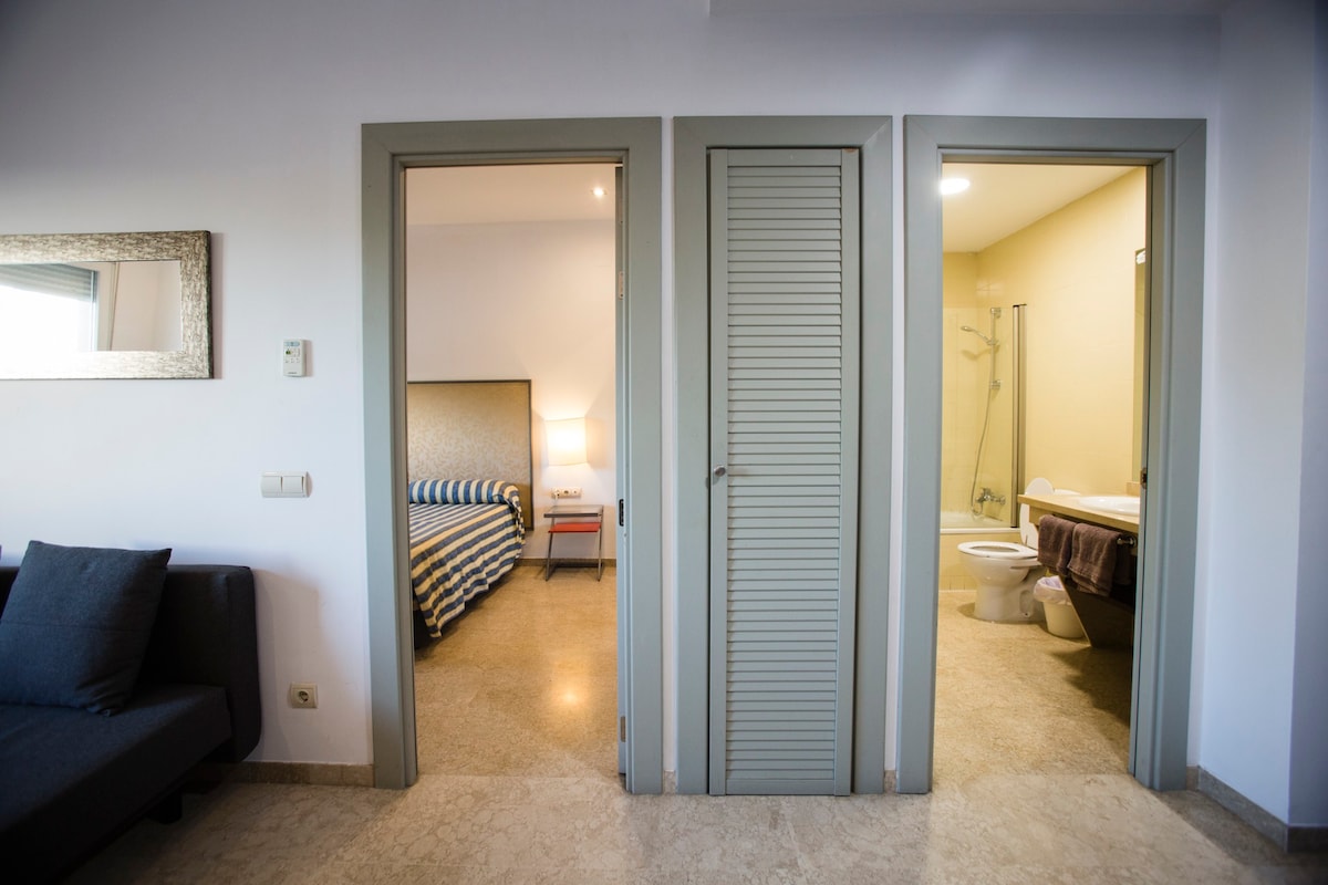 Apartamento con piscina a 10m de Sevilla, parking