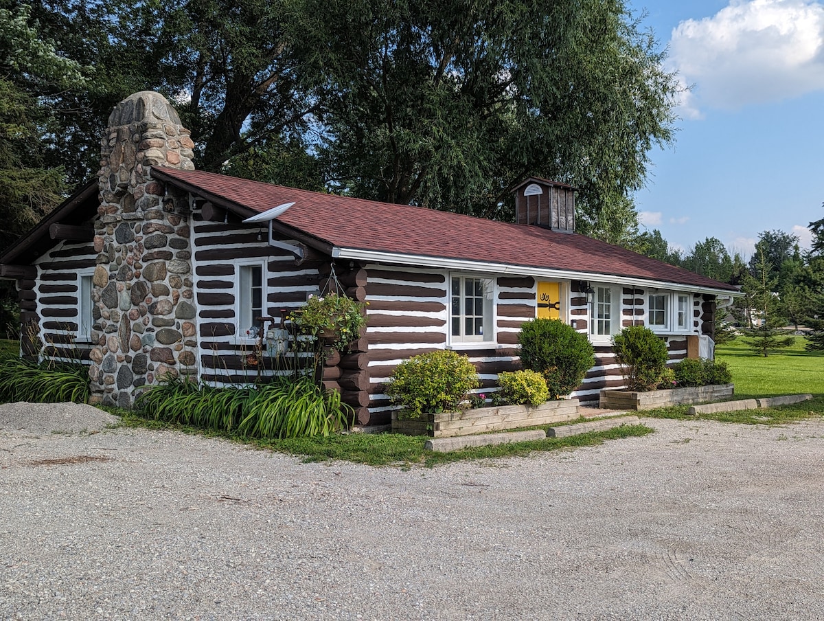 Bird Haven Log Cabin