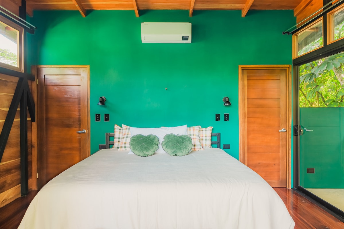 Natural & Cozy Arenal Getaway