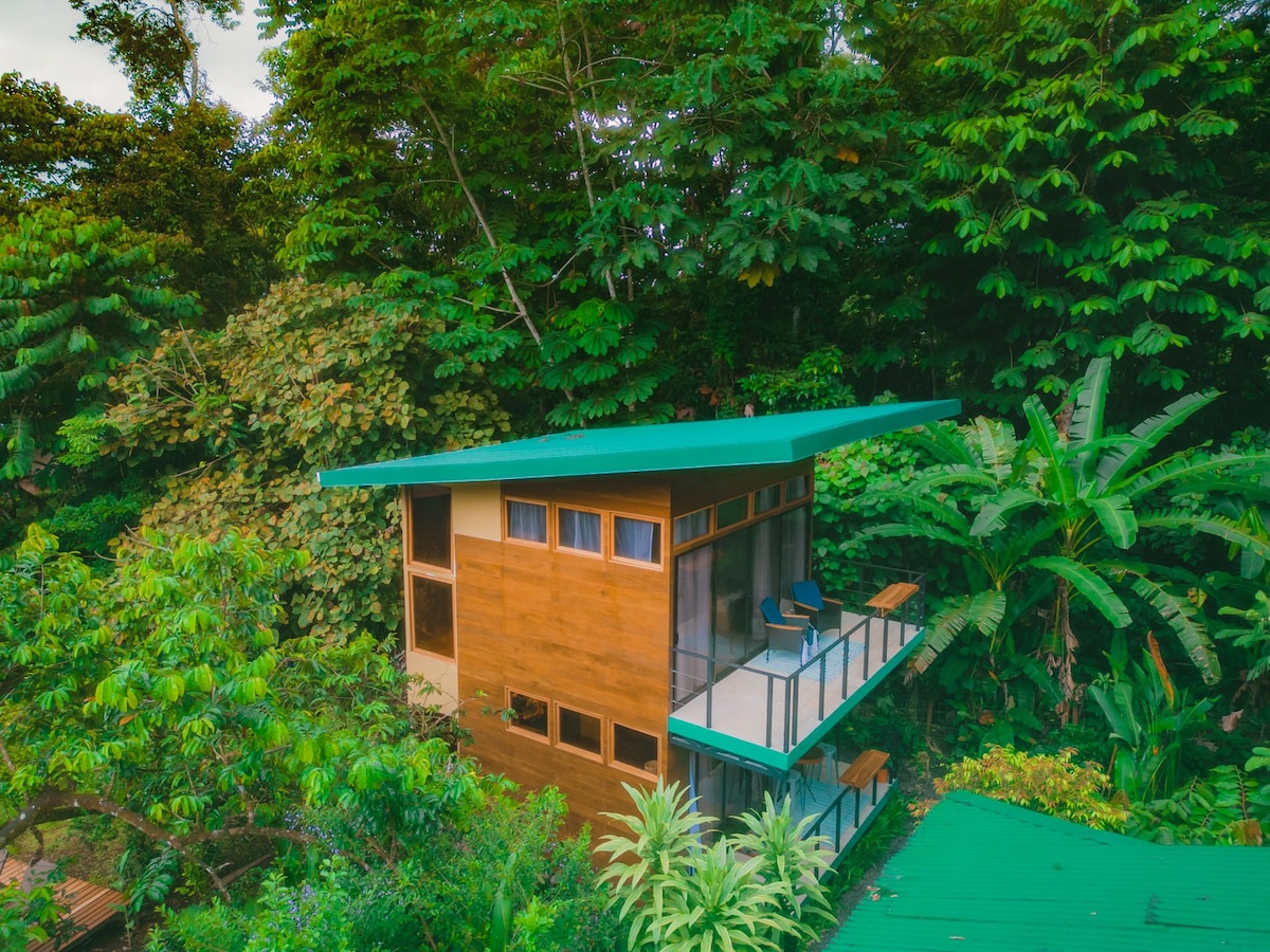 Natural & Cozy Arenal Getaway