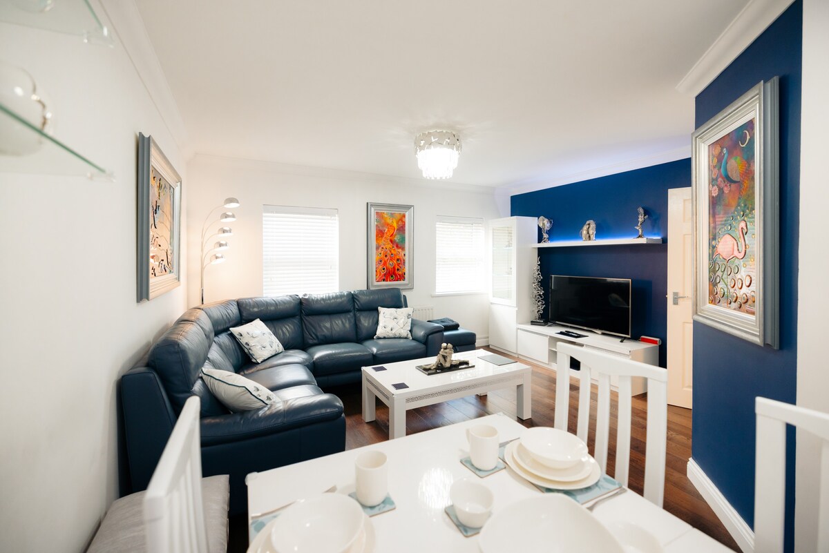 Station View-3 Bed Central Luxury Accommodation!