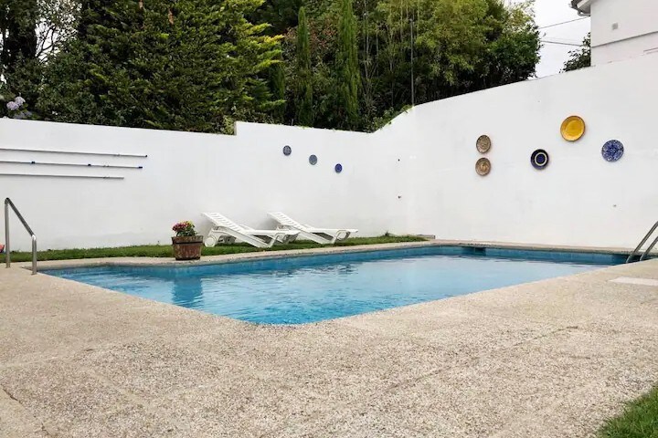 "Pool and Beach in a unique place, Rías Baixas"