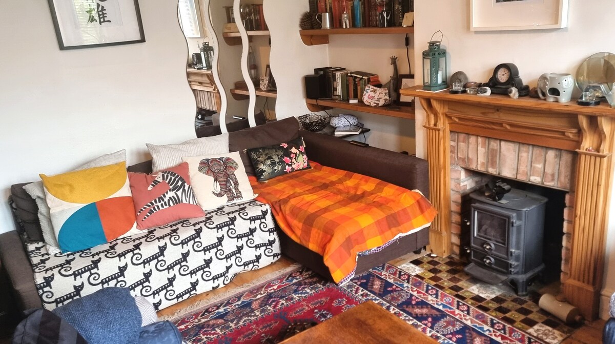 Private double room in quirky Edwardian house