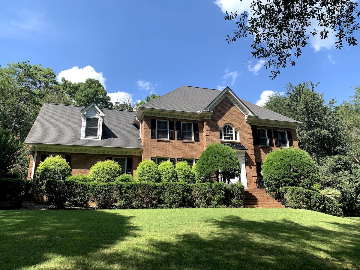 2 story family pool home in Oxford, 30 min to ATL