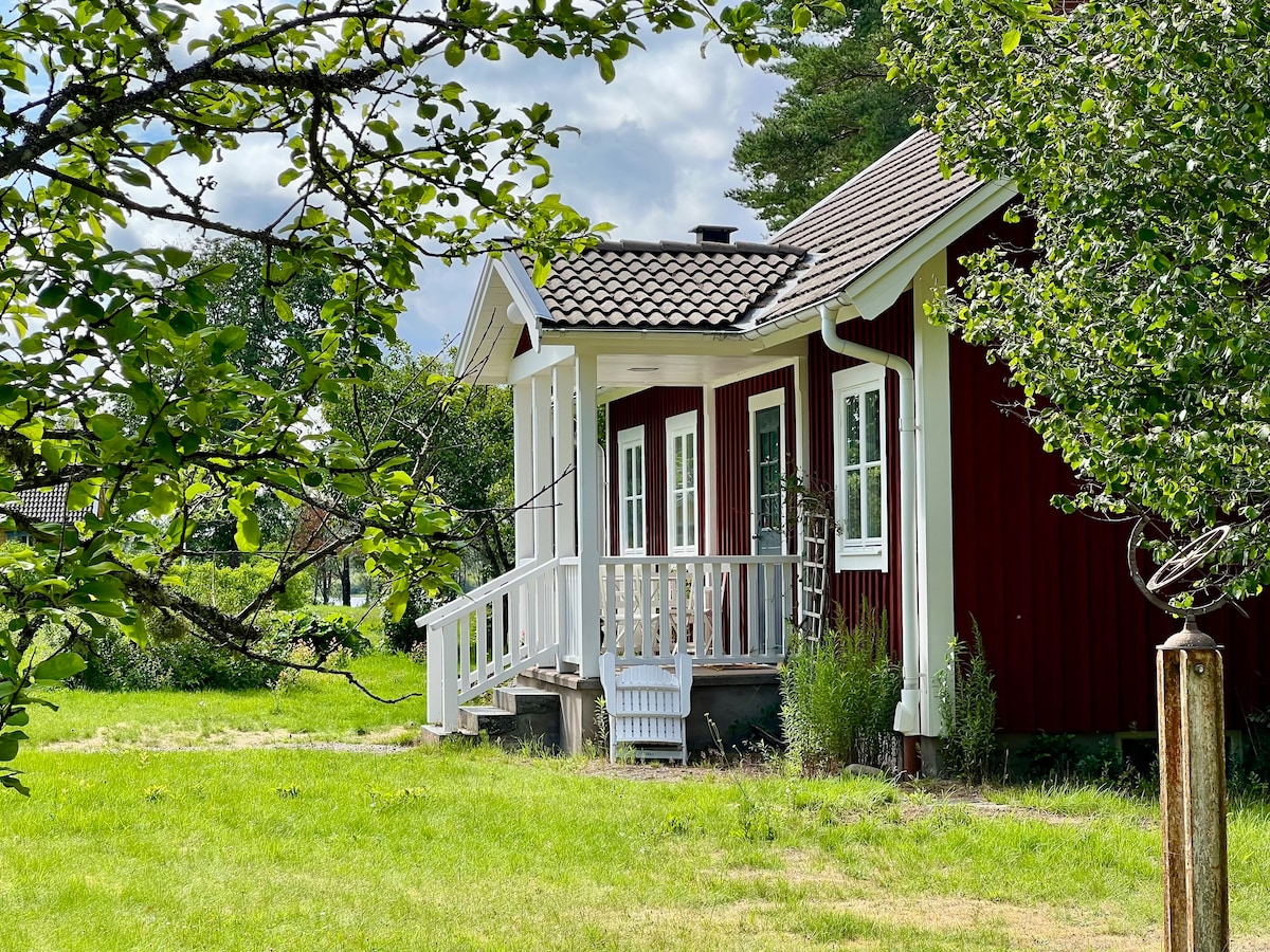 Rymligt hus intill fina vandringsleder