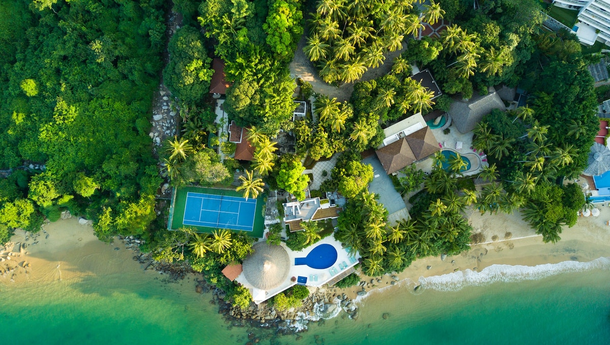 Villa Alejandra: Majestic house with private beach