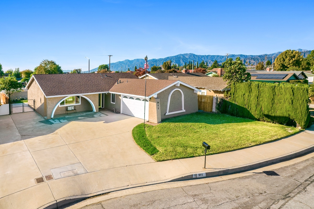 Re-imagined and Spacious Charter Oak Home