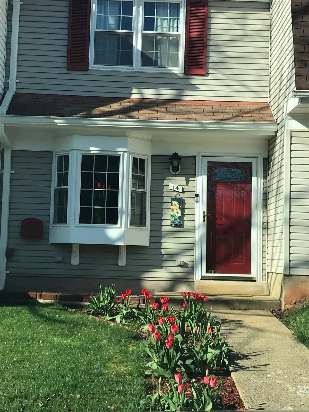 A sweet red door townhouse