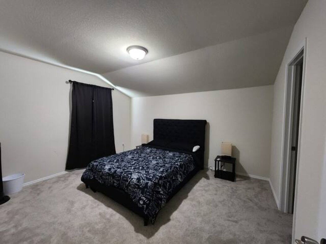 Peaceful private room in Forney (room B)