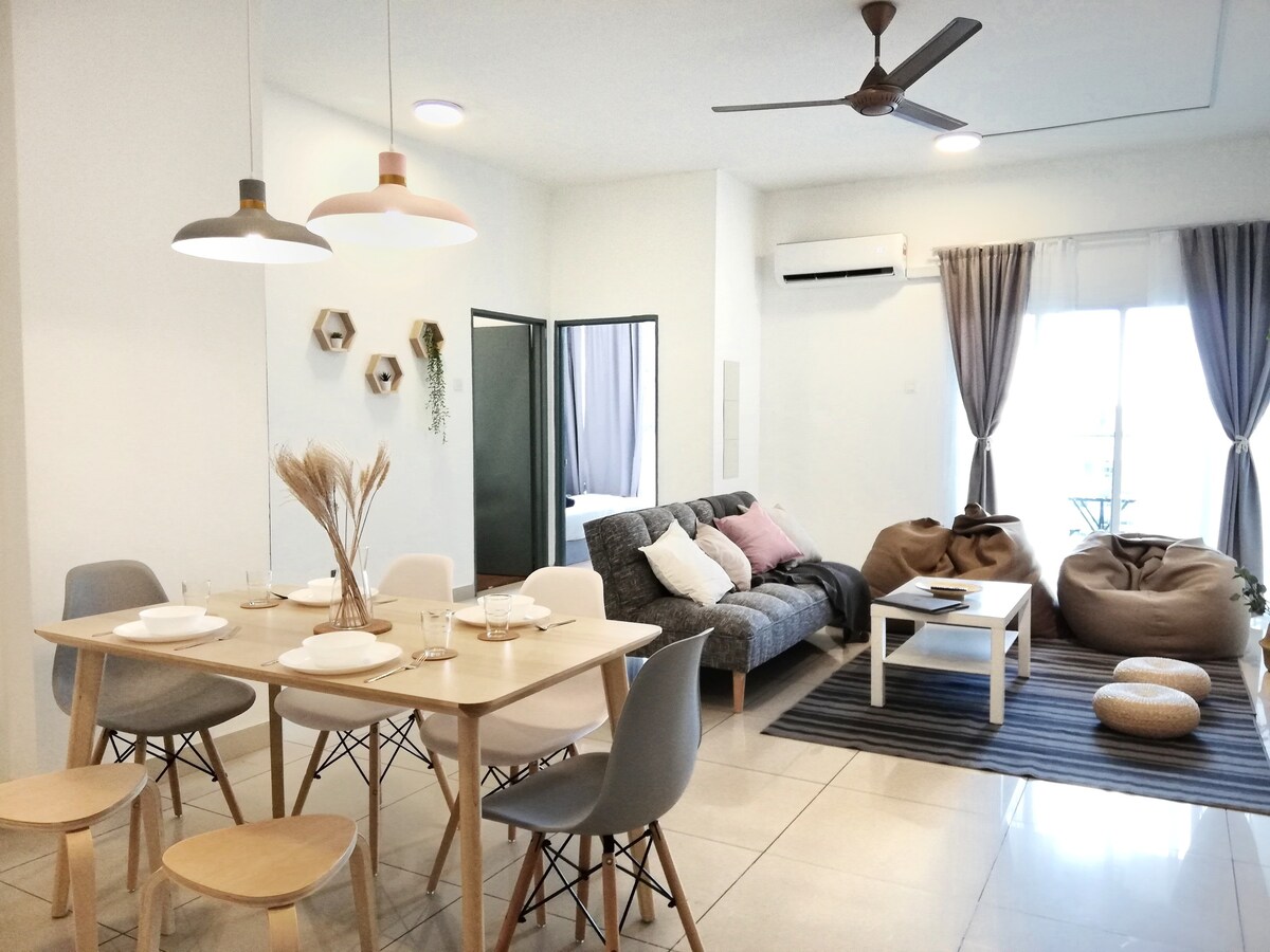 Subang City 10 Pax Apartment l 5-Min Sunway